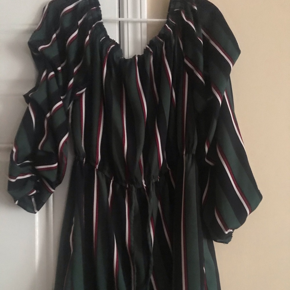 Boutique dress!! On or OFF shoulder dress 💕💕